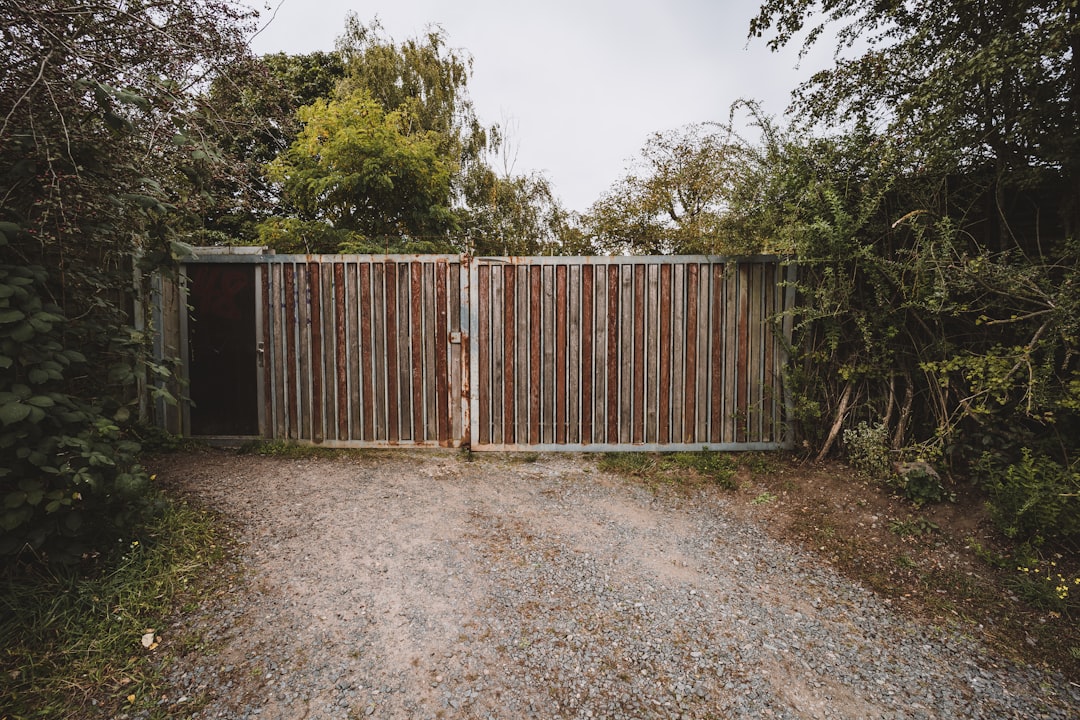 Portail aluminium battant